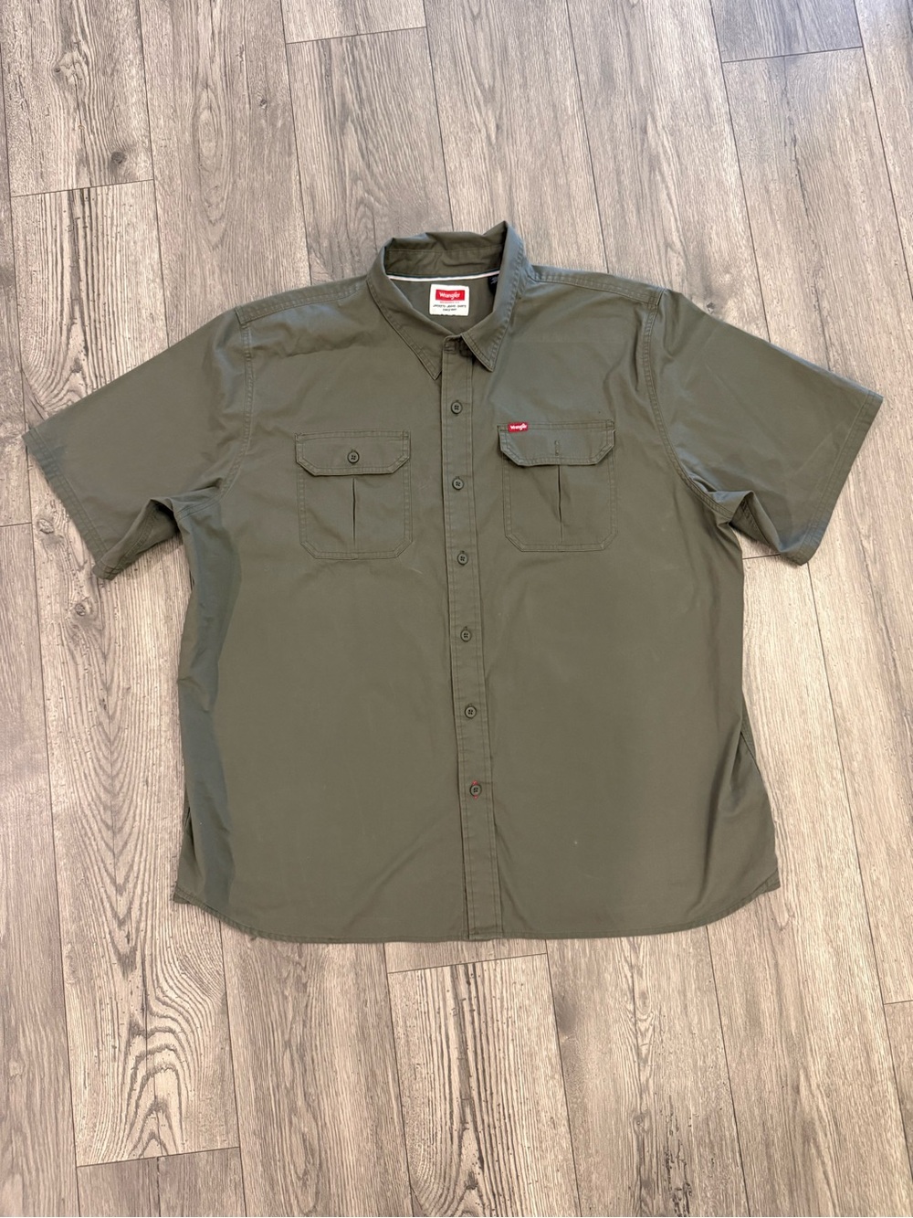 Wrangler Relaxed Western Pockets Men’s Size: 2XL Short Sleeve Shirt
